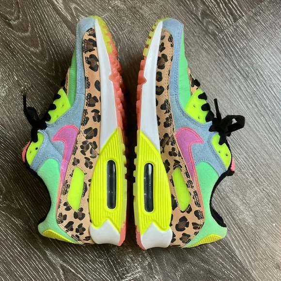 Nike - Picture 6 of 17